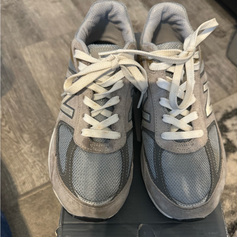 New Balance 990 V5. BIG KIDS 6